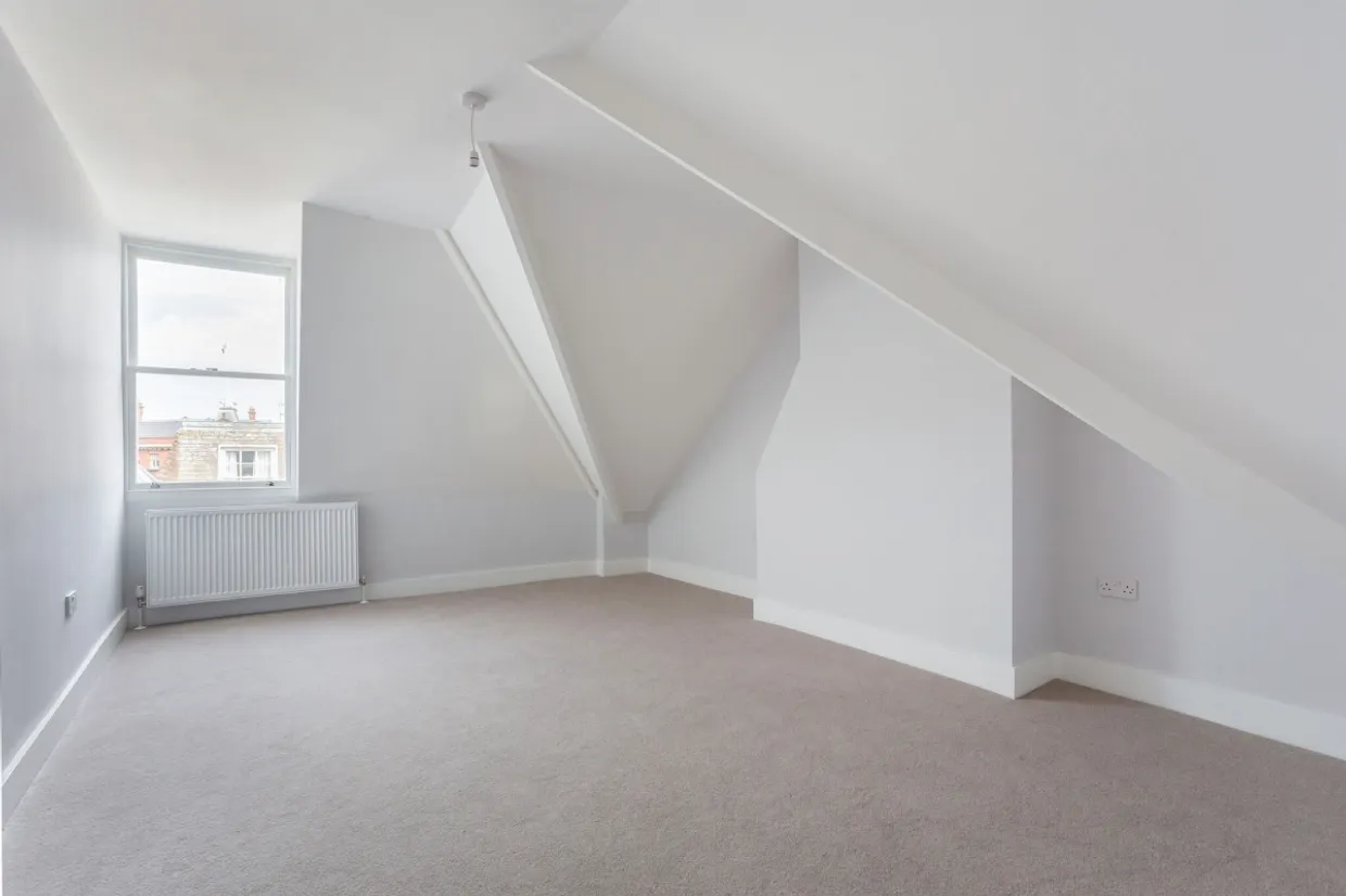 1 Acre Passage Windsor SL4 photo 2