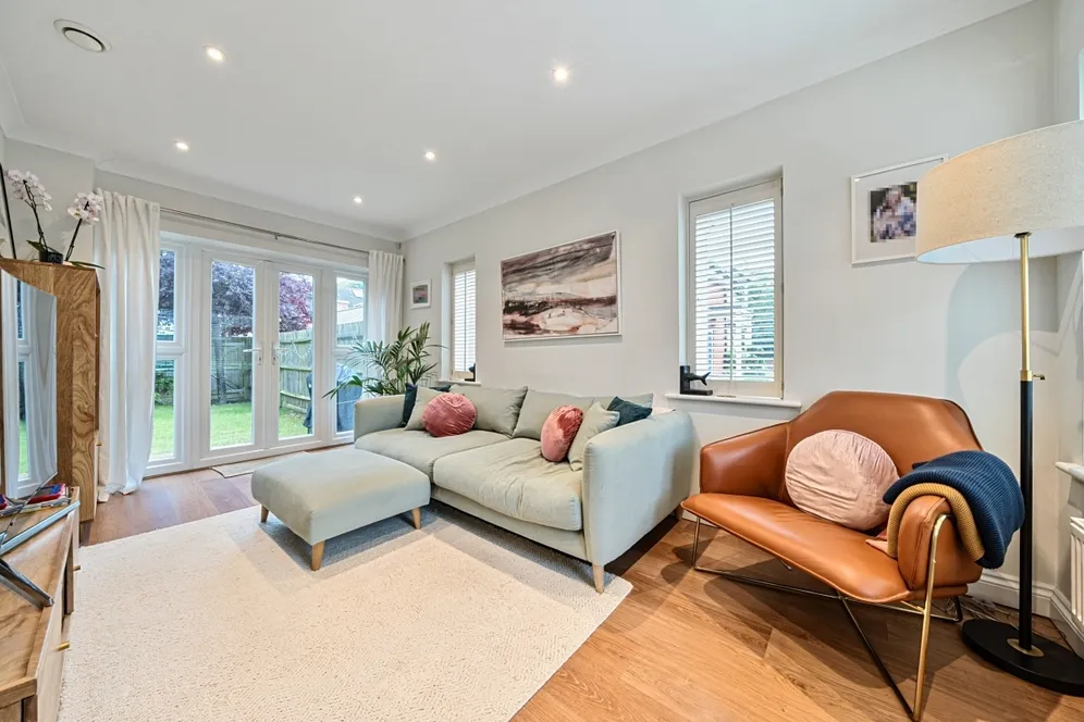 Mulberry Way, Ashtead KT21 photo 3