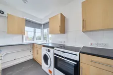 Bishopric Court Horsham RH12 photo 4