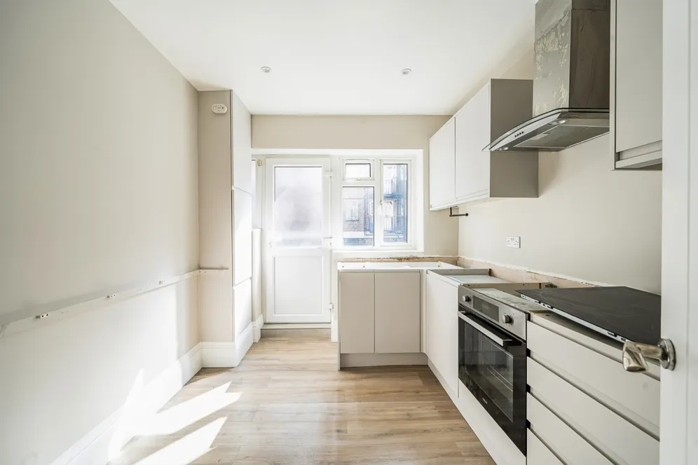 Finchley Road London NW3 photo 5
