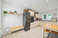 Mulberry Way, Ashtead KT21 photo 5