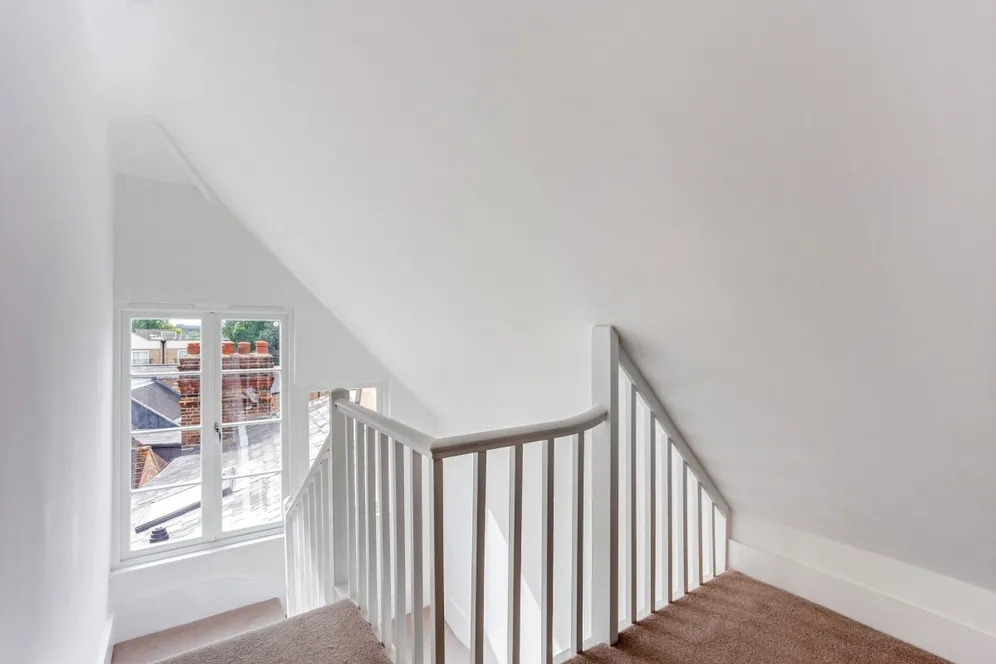 1 Acre Passage Windsor SL4 photo 7