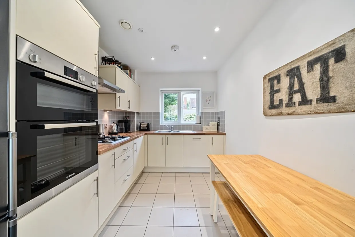 Mulberry Way, Ashtead KT21 photo 6
