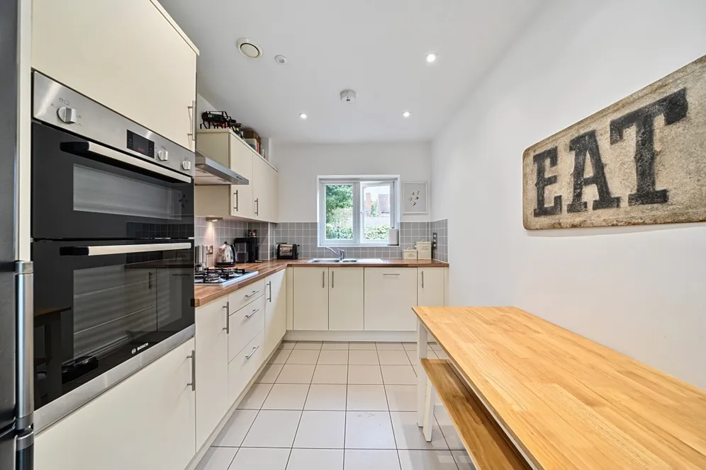 Mulberry Way, Ashtead KT21 photo 6