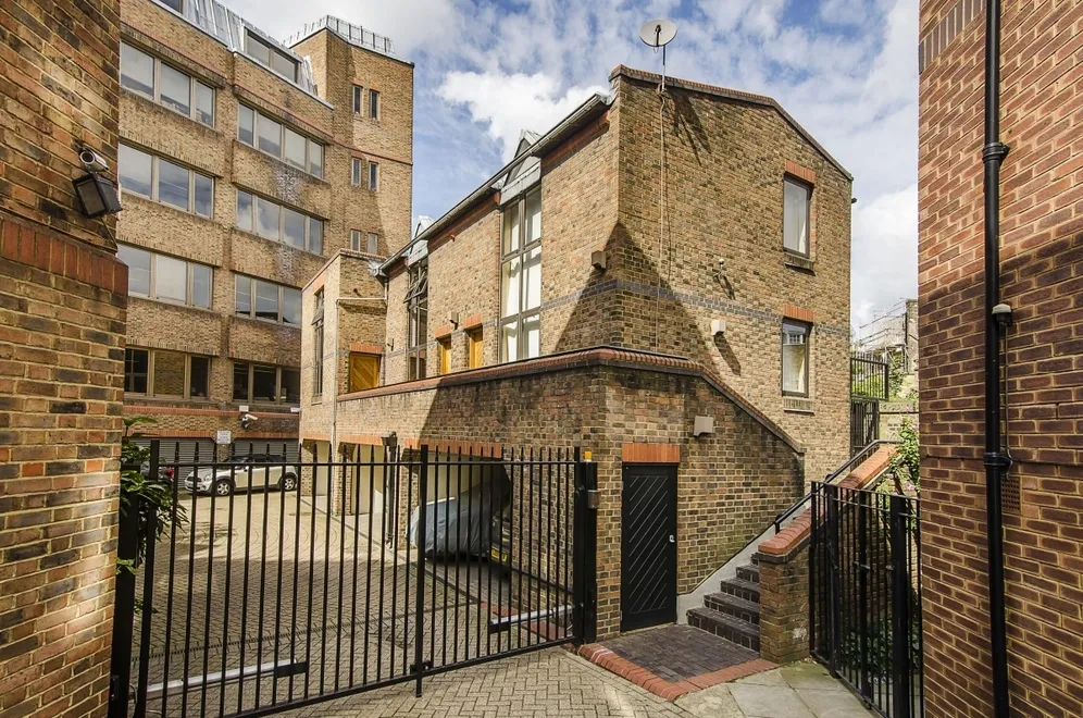Whittaker Street London SW1W photo 7