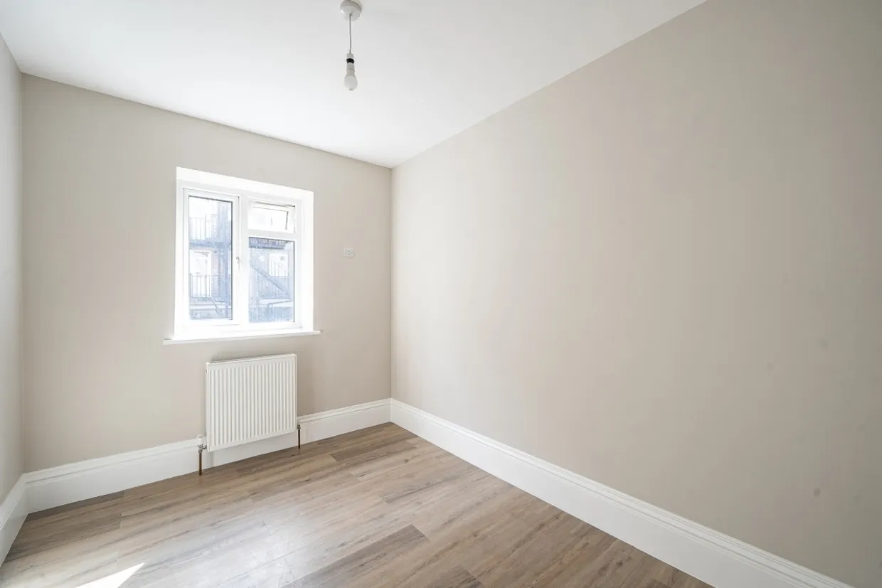 Finchley Road London NW3 photo 9
