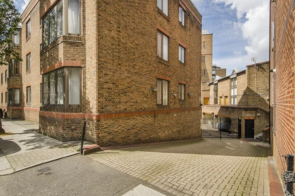 Whittaker Street London SW1W photo 13