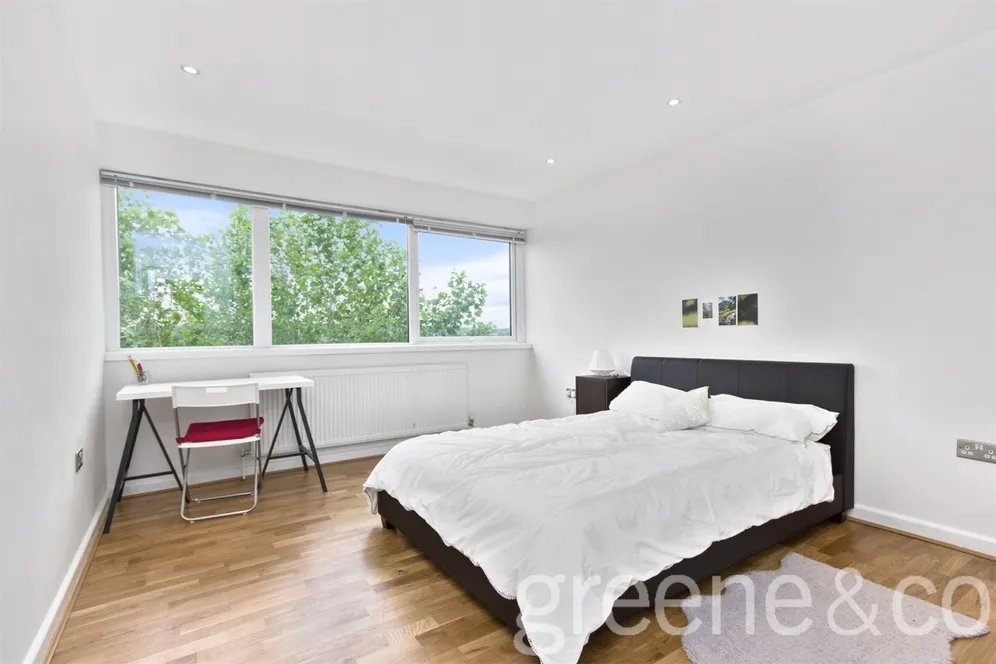 Willesden Lane, NW6 photo 3