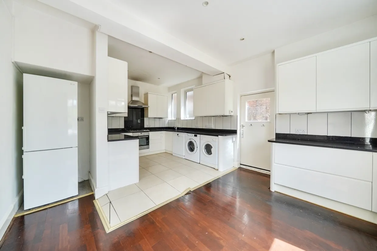 Bancroft Avenue London N2 photo 8