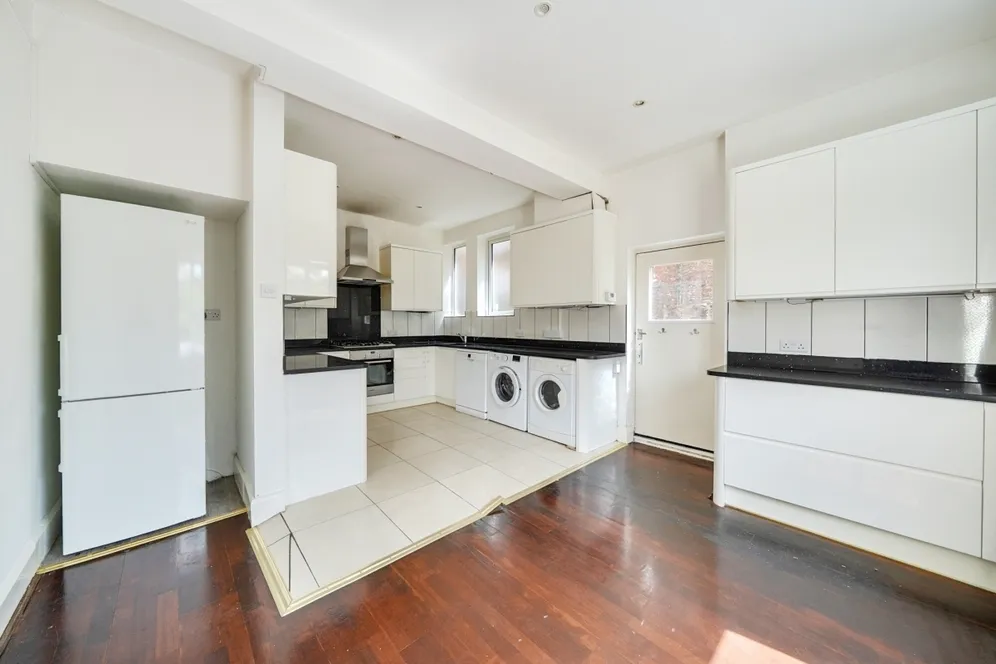 Bancroft Avenue London N2 photo 8