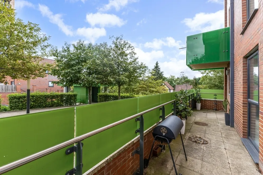 Matthews Close Wembley HA9 photo 4