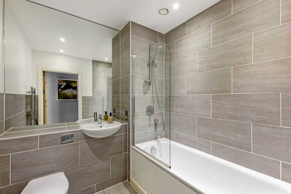 Matthews Close Wembley HA9 photo 6
