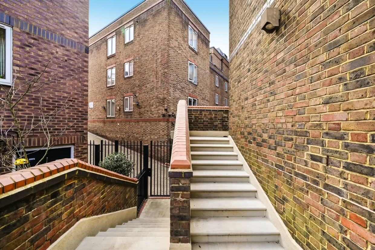 Whittaker Street London SW1W photo 30