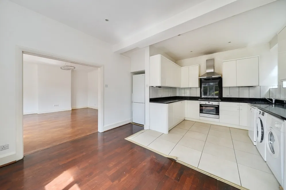 Bancroft Avenue London N2 photo 18
