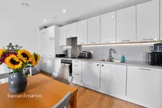 Quayle Crescent, London