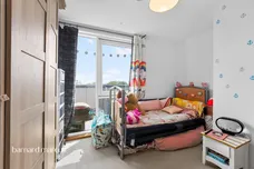 Quayle Crescent, London