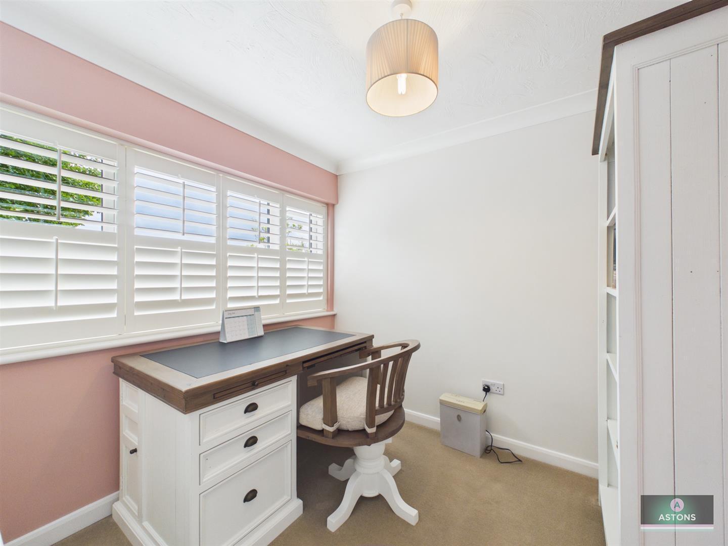 Gossops Green Lane, Gossops Green Image 9