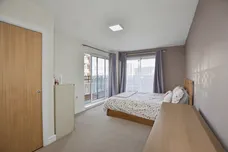 Oakwood Close, London
