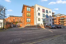 Oakwood Close, London
