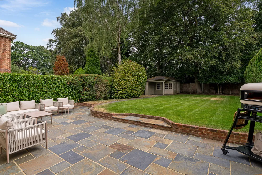 Avenue Road, Farnborough, GU14 photo 4