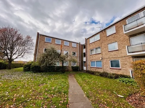 Blenheim Road, MAIDENHEADphoto