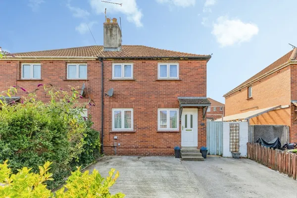 Broadlands Avenue, NEWTON ABBOT, Devo...