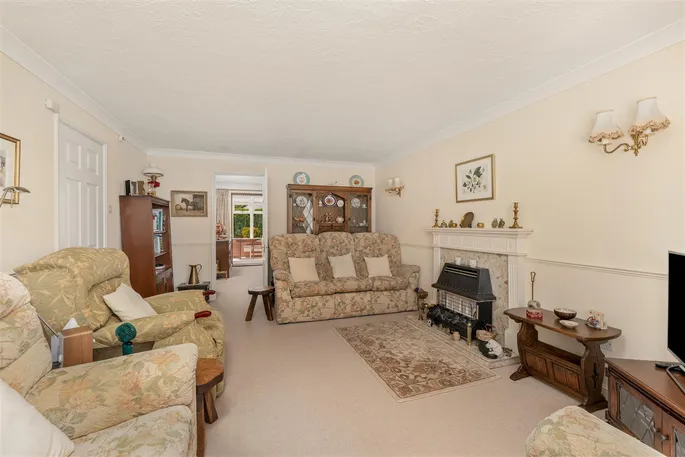 Property carousel image 2