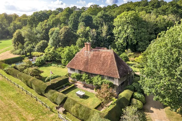 Hinksden Road, Benenden, TN17 photo 1