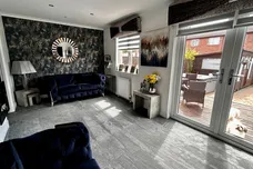 Queens Court, Irvine
