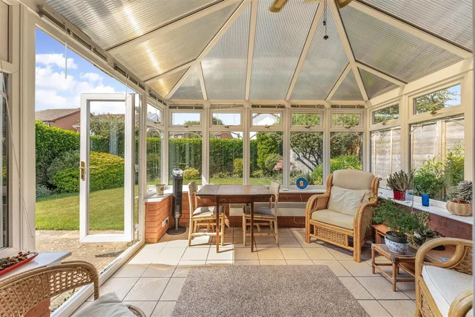 Property carousel image 8