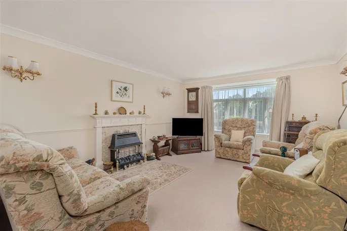 Property carousel image 9