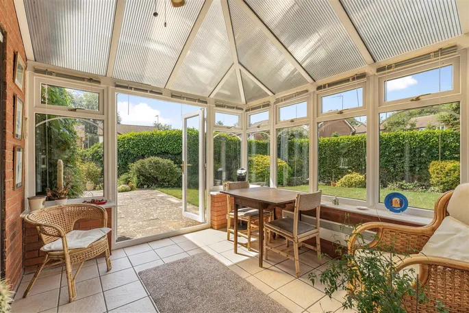 Property carousel image 10