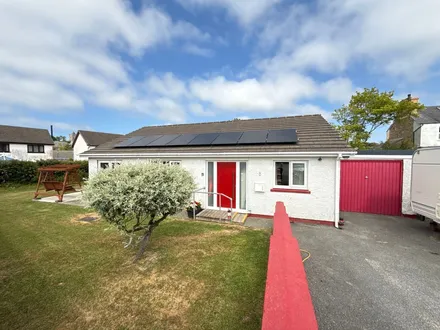 Pine Grove, Llanarth, SA47