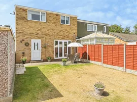 Fernlea Close, Crofton, Wakefield thumb 2