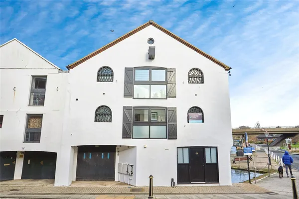Sea Street, Newport, Isle of Wight, PO30