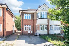 Amesbury Road, FELTHAM