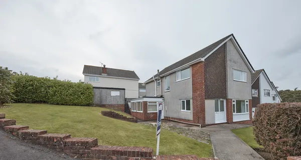 Radyr Avenue, Mayals