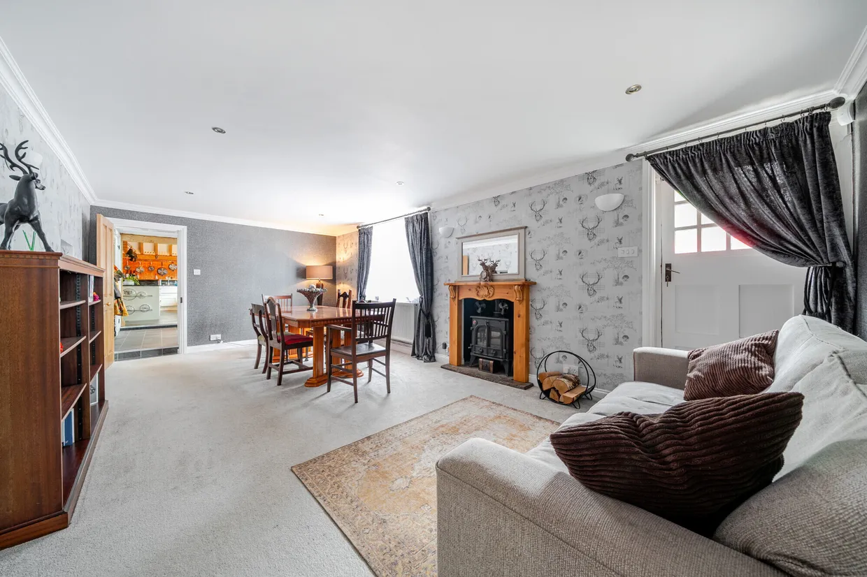Rusper Road, Ifield, RH11 photo 5