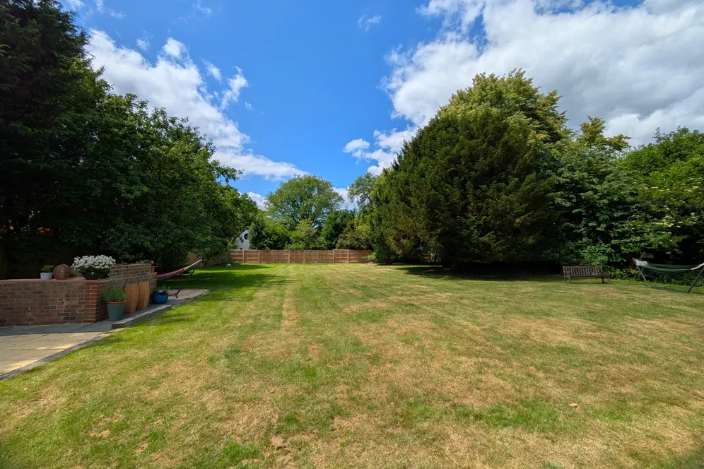 Rusper Road, Ifield, RH11 photo 8