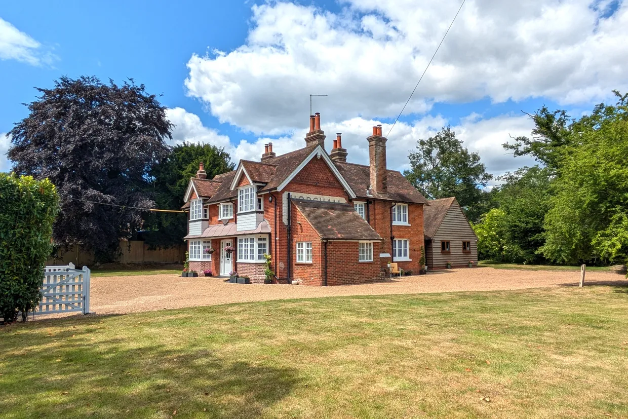Rusper Road, Ifield, RH11 photo 10