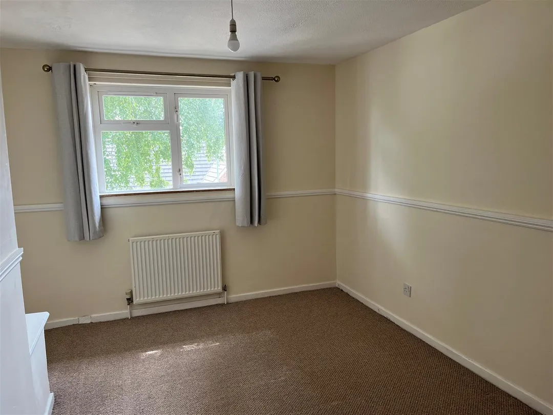 https://mr0.homeflow-assets.co.uk/files/photo/image/47957/0340/_x_/xSEg-pYyG0WNtjFqG55mfQ.jpg