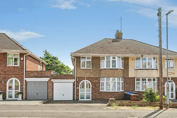 Oaklands Drive, Westone, Northampton,...