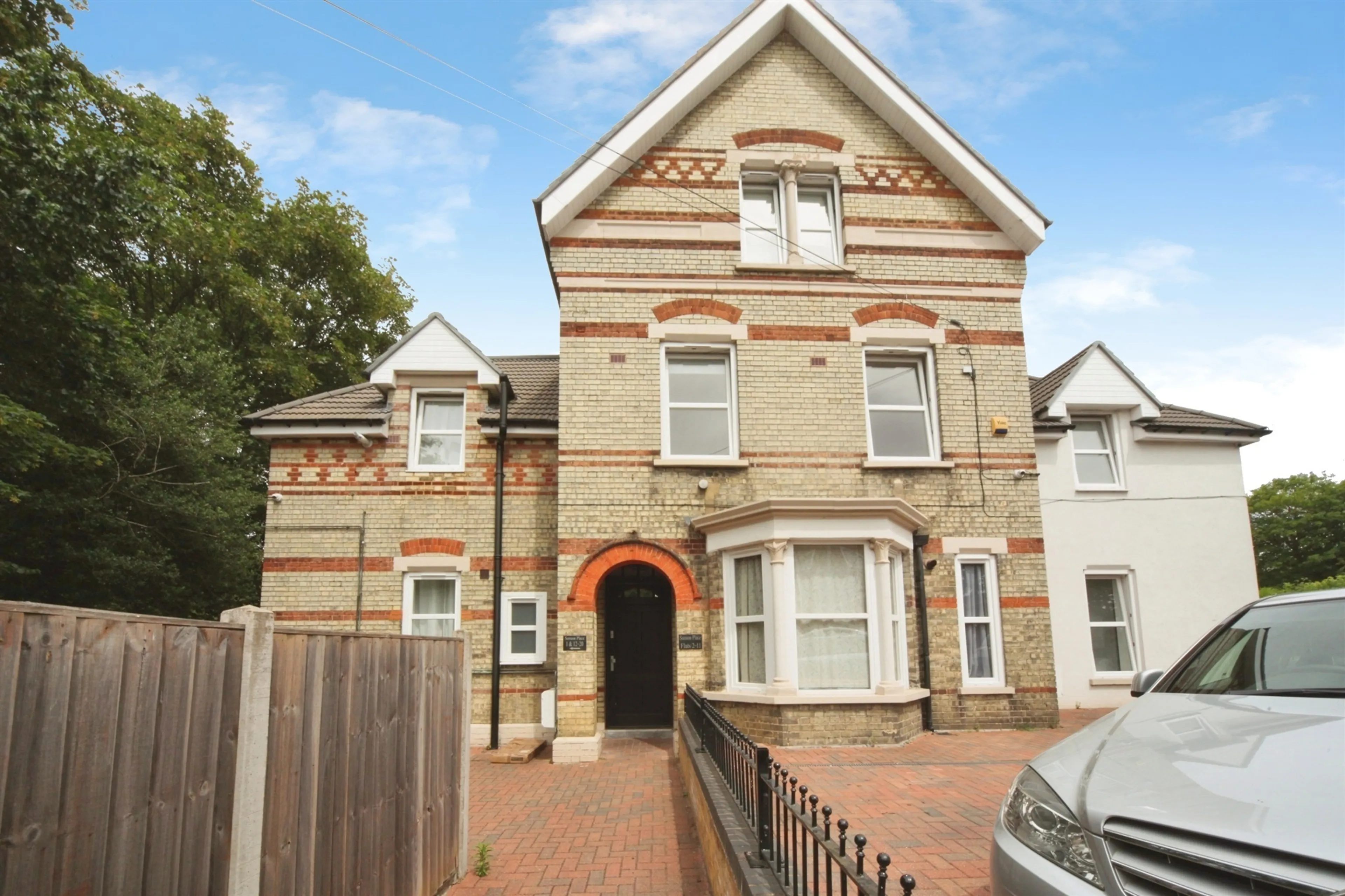 Property photo 0