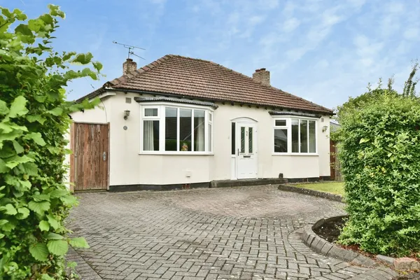 Marland Avenue, Cheadle Hulme, Cheshi...