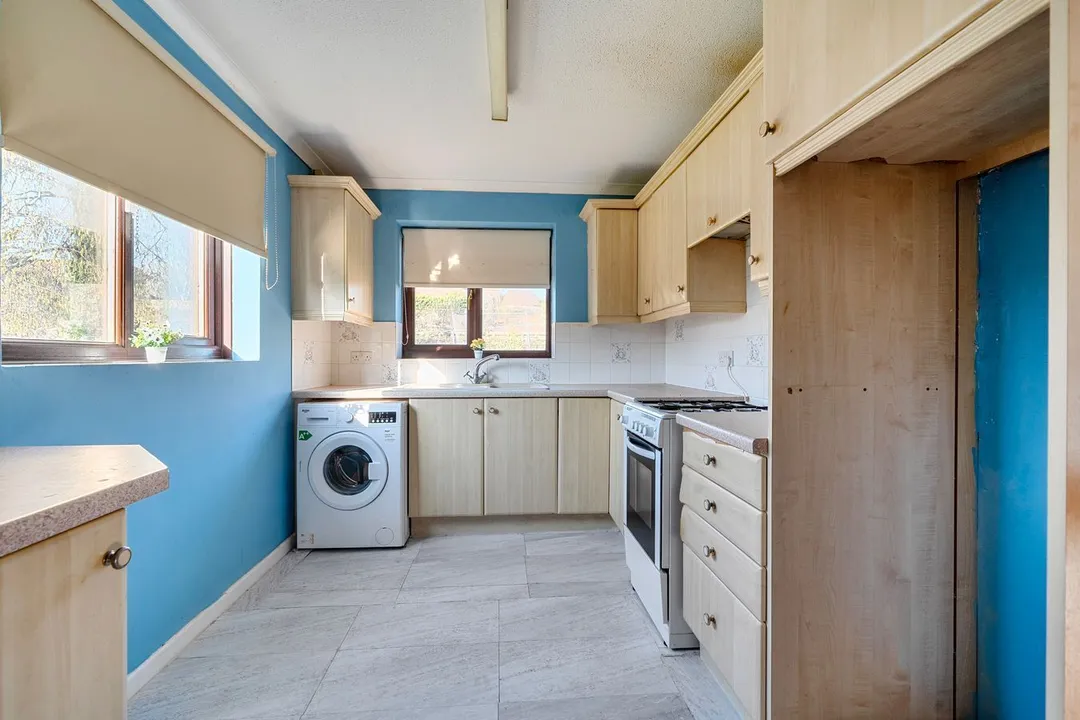 https://mr0.homeflow-assets.co.uk/files/photo/image/47958/3582/_x_/54718109.jpg