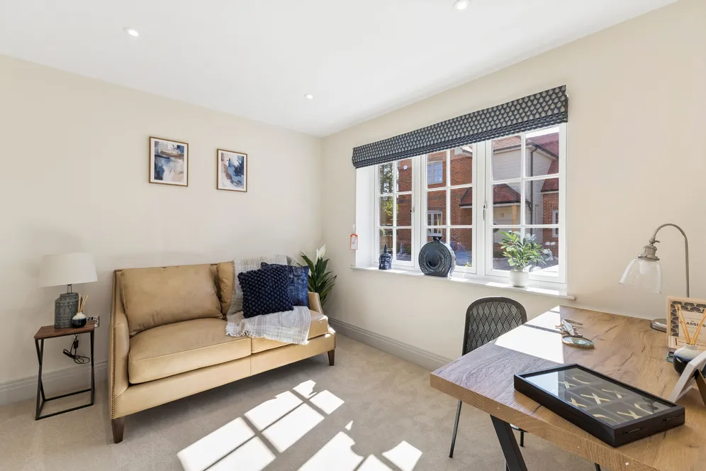 Bramall Place, Bowling Alley, Crondall, GU10 photo 4
