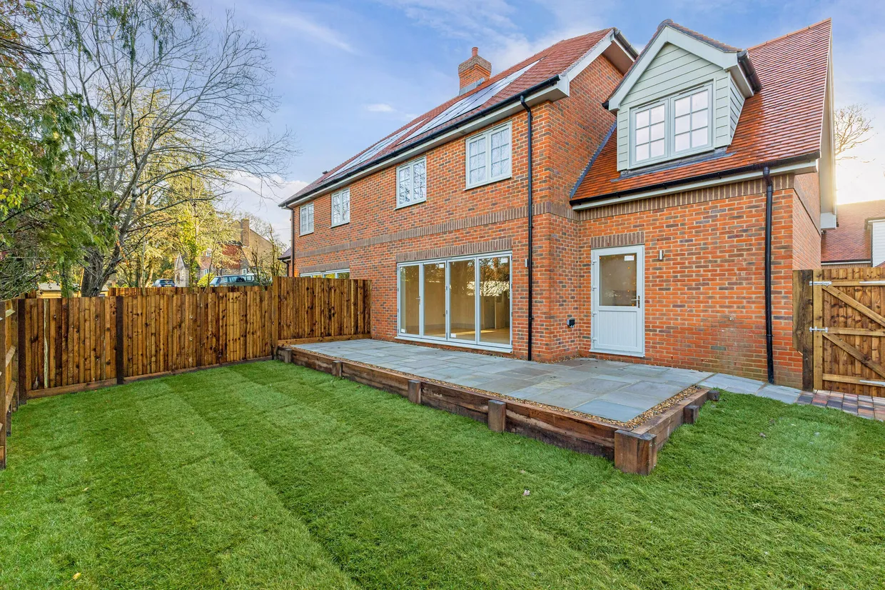 Bramall Place, Bowling Alley, Crondall, GU10 photo 12
