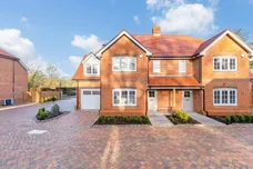 Bramall Place, Bowling Alley, Crondall, GU10 photo 14