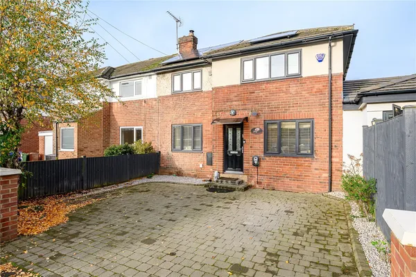 Hawks Nest Gardens East, Alwoodley, LS17