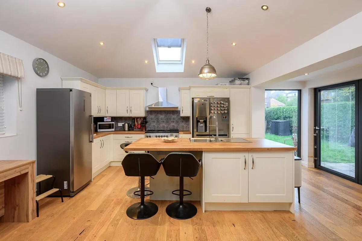 Hawks Nest Gardens East, Alwoodley, LS17